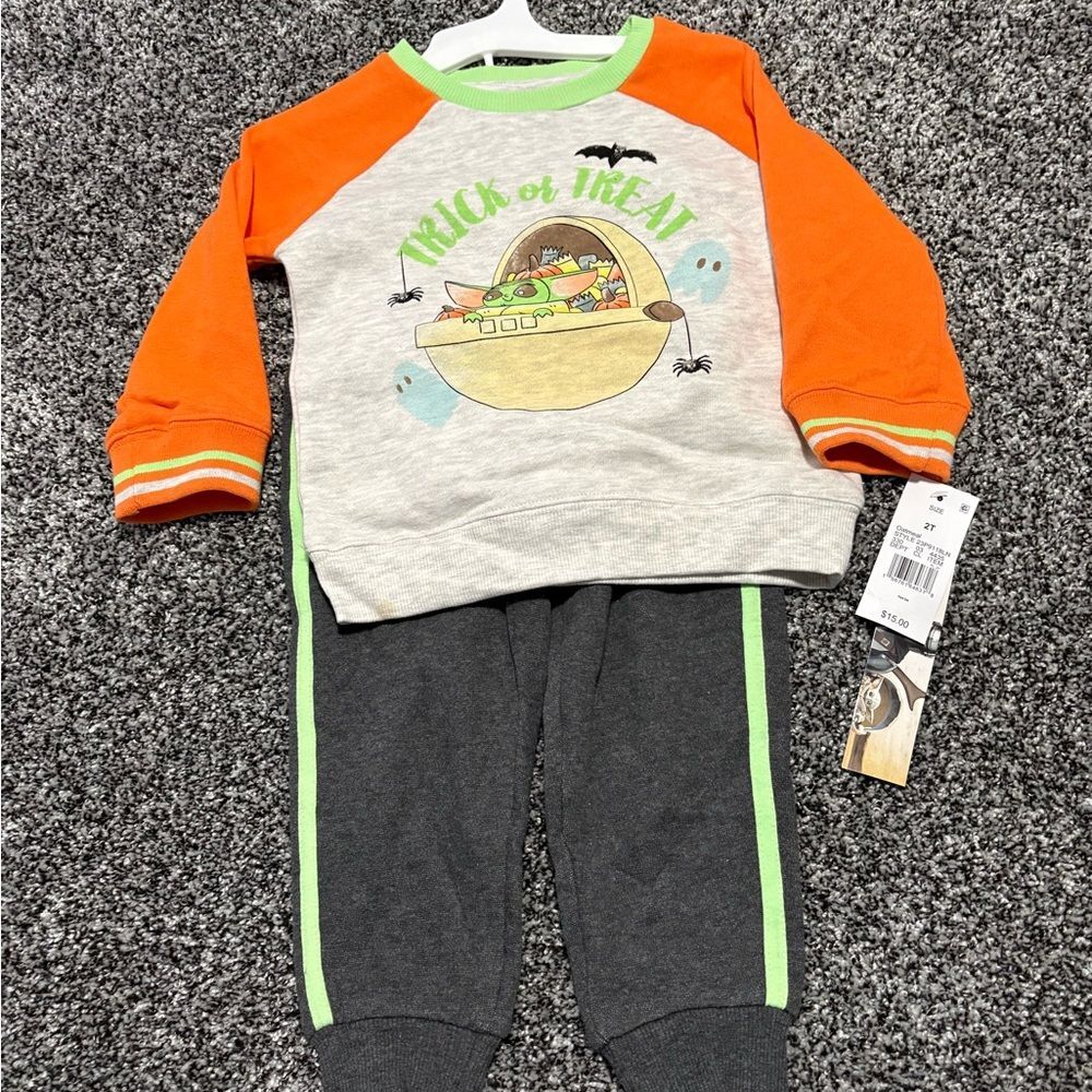 NWT Star Wars Orange and Gray Trick or Treat Outfit with baby yoda size 2t